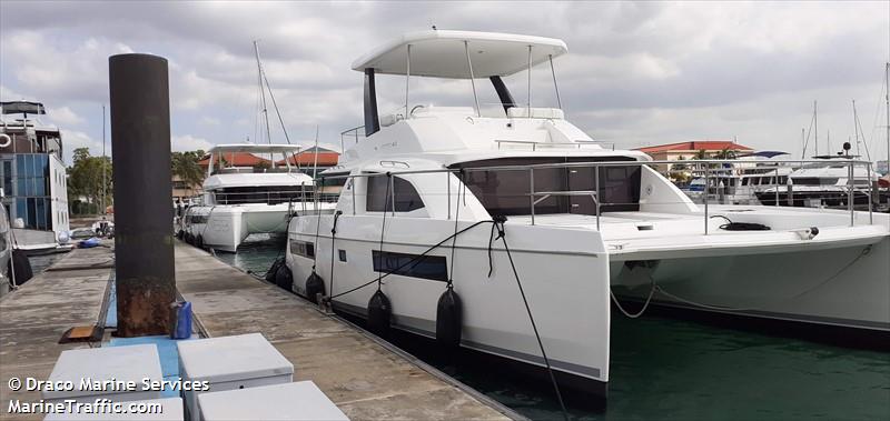 b2113 (Pleasure craft) - IMO , MMSI 533110585, Call Sign 9M2182 under the flag of Malaysia
