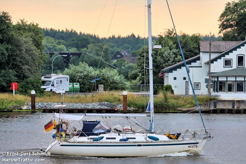 sv molly (Sailing vessel) - IMO , MMSI 211694820, Call Sign DH8666 under the flag of Germany