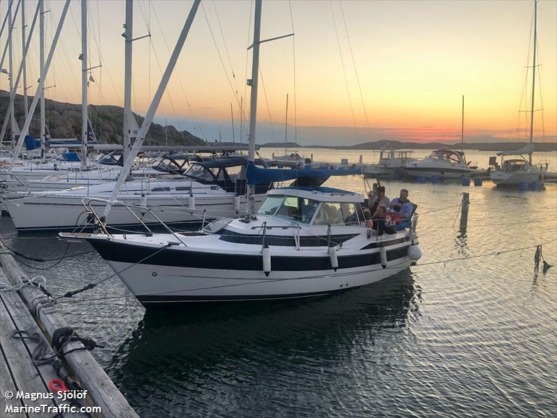 hall i day (Pleasure craft) - IMO , MMSI 265002900, Call Sign SF8143 under the flag of Sweden