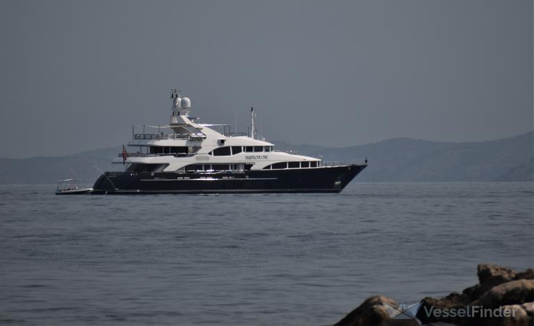 bravelove one (Pleasure craft) - IMO 1008188, MMSI 319249000, Call Sign ZCNV9 under the flag of Cayman Islands