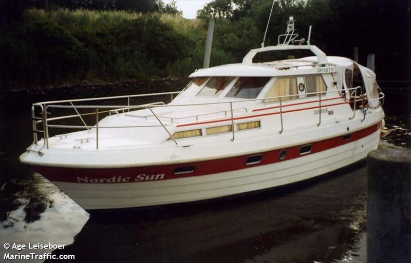 haricot-blanc (Pleasure craft) - IMO , MMSI 244820462, Call Sign PE3415 under the flag of Netherlands
