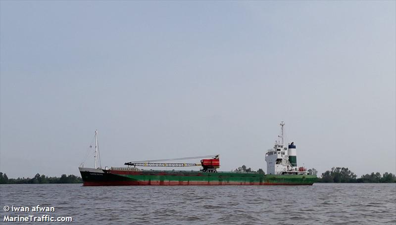alken padma (Tug) - IMO , MMSI 525015514, Call Sign YHSK under the flag of Indonesia