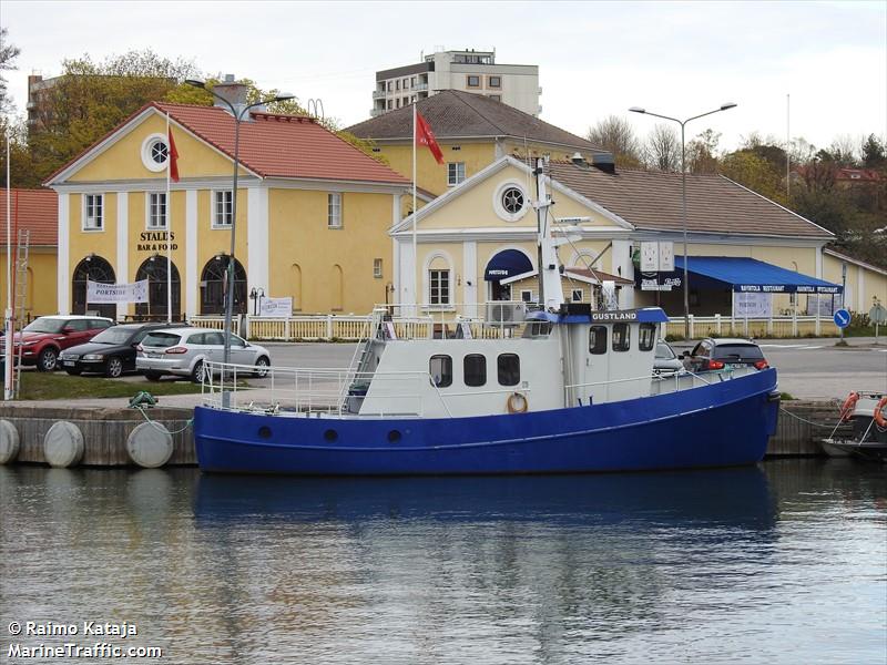 gustland (Dredging or UW ops) - IMO , MMSI 230941770, Call Sign OH2282 under the flag of Finland