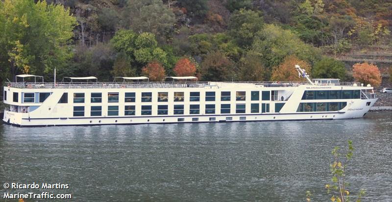 emerald radiance (Passenger ship) - IMO , MMSI 263673936, Call Sign CSZF3 under the flag of Portugal