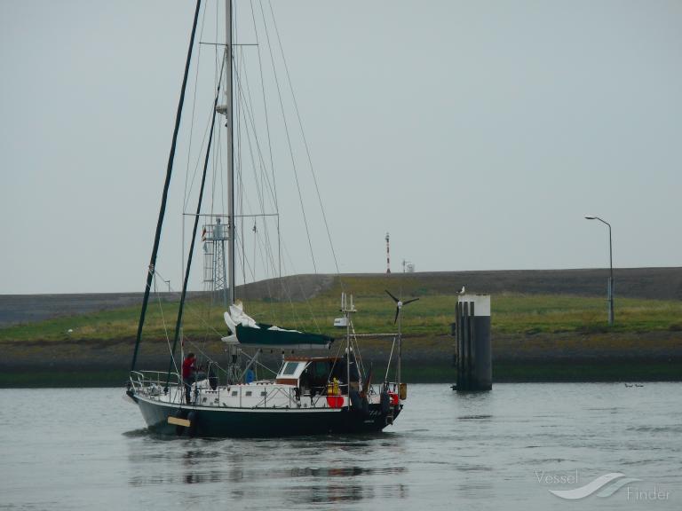 umiak (Sailing vessel) - IMO , MMSI 211665330, Call Sign DGPU2 under the flag of Germany