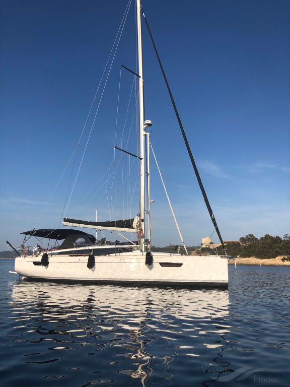 adax (Pleasure craft) - IMO , MMSI 227950290, Call Sign FAG5485 under the flag of France