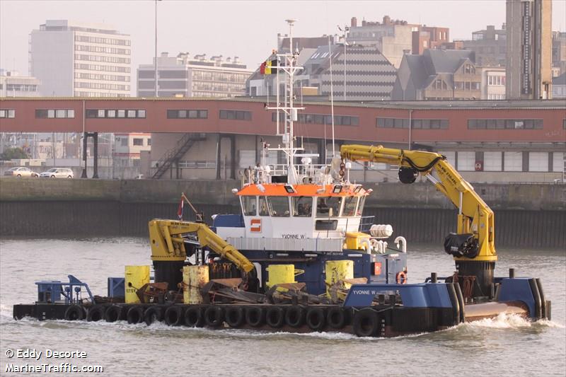 yvonne (Utility Vessel) - IMO 9631498, MMSI 525600663, Call Sign YB9593 under the flag of Indonesia