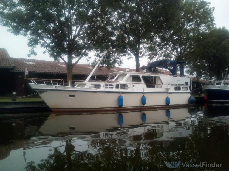 charisma (Pleasure craft) - IMO , MMSI 211560590, Call Sign DC5993 under the flag of Germany