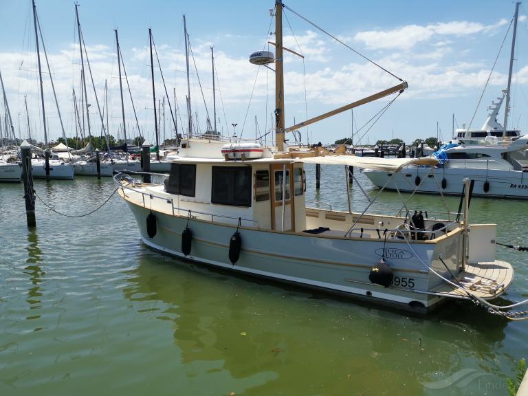 trer (Diving ops) - IMO , MMSI 247407200, Call Sign IMMM under the flag of Italy