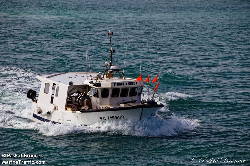 fv lbout menteux (Fishing vessel) - IMO , MMSI 227312350, Call Sign FT4316 under the flag of France