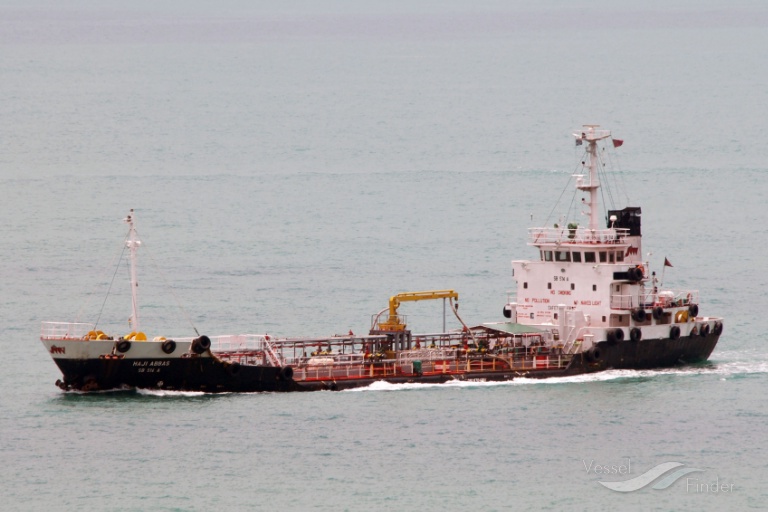 ytc tug 32 (Oil Products Tanker) - IMO , MMSI 457364000 under the flag of Mongolia