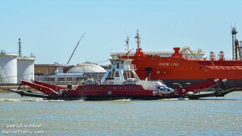 bac14 (Passenger ship) - IMO , MMSI 227471540, Call Sign FAA4597 under the flag of France