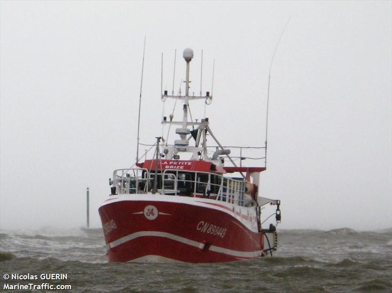 fv la petite brize (Fishing vessel) - IMO , MMSI 228218600, Call Sign FMFD under the flag of France