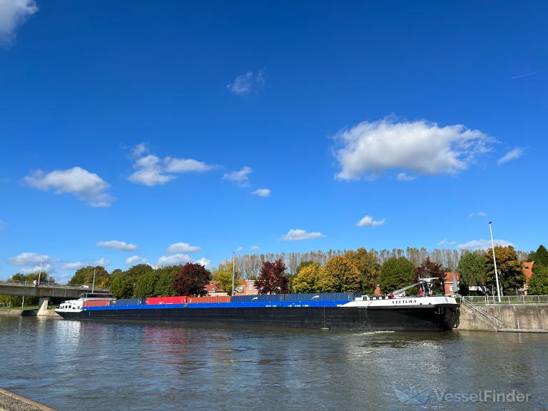 vectura (Tanker) - IMO , MMSI 244700788, Call Sign  PI6917 under the flag of Netherlands