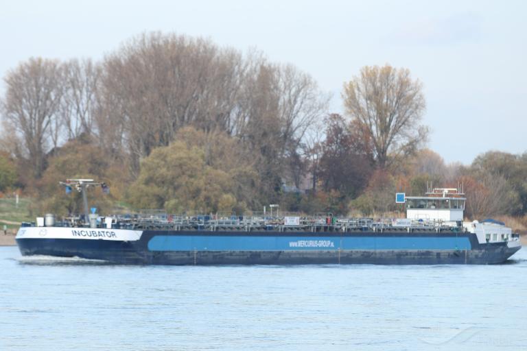 incubator (Tanker) - IMO , MMSI 244740786, Call Sign PC8730 under the flag of Netherlands