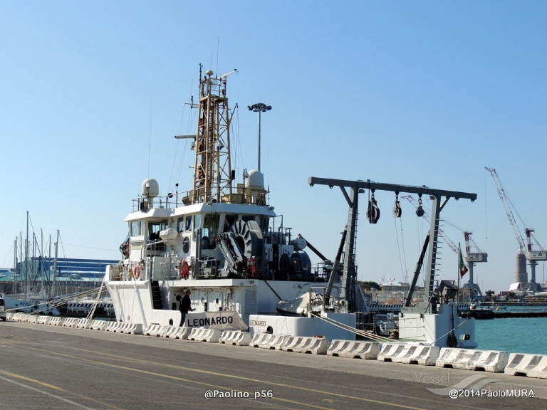 crv leonardo (Research Vessel) - IMO 9251303, MMSI 247155800, Call Sign IALE under the flag of Italy