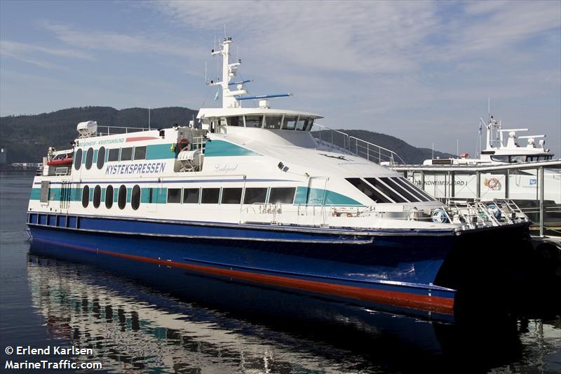 ladejarl (Passenger Ship) - IMO 9257448, MMSI 258177000, Call Sign LLVI under the flag of Norway