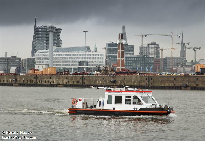 deepenschriewer 4 (Unknown) - IMO , MMSI 211464620, Call Sign DB 5691 under the flag of Germany