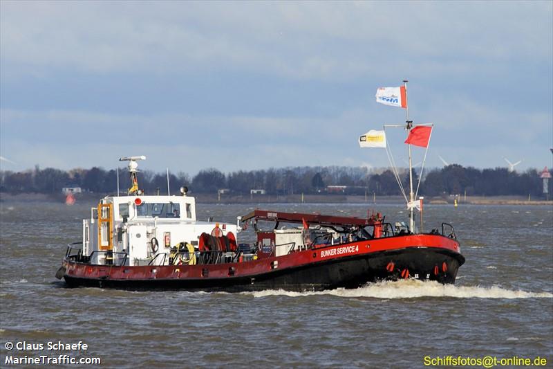 bunker service 4 (Tanker) - IMO , MMSI 211510910, Call Sign DA7440 under the flag of Germany