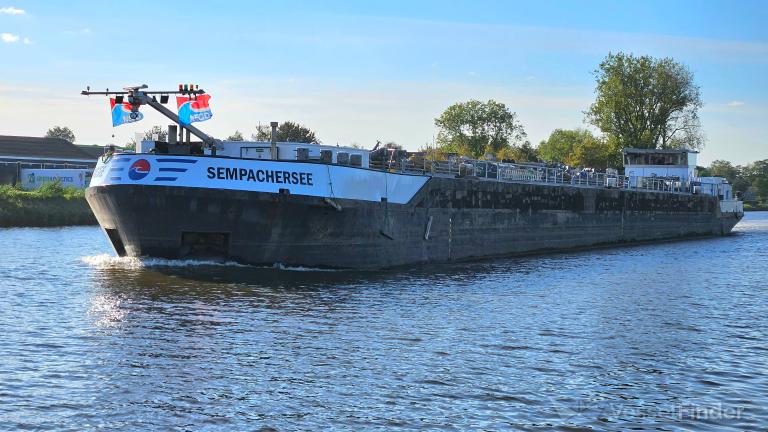 sempachersee (Tanker) - IMO , MMSI 211806580, Call Sign HE7303 under the flag of Germany