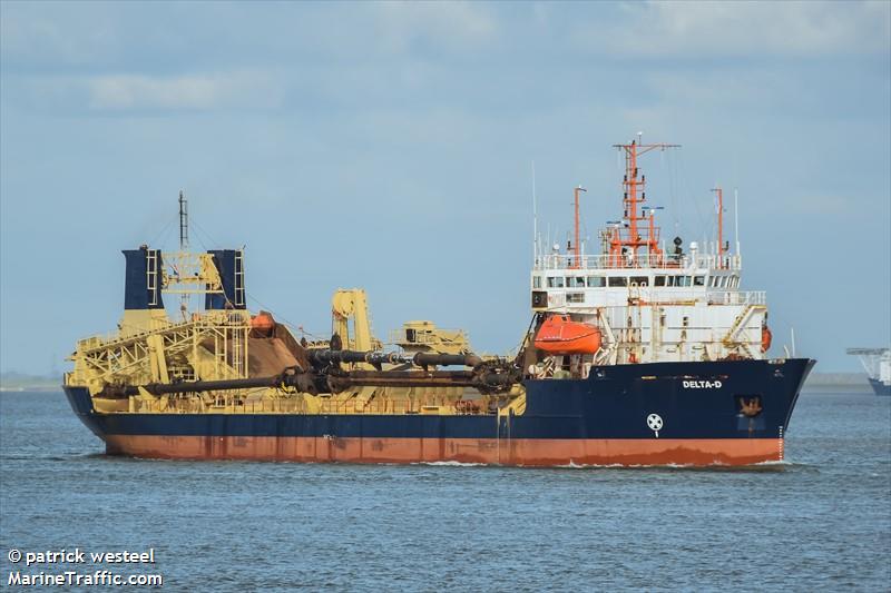 delta-d (Hopper Dredger) - IMO 8803783, MMSI 244720000, Call Sign PCWY under the flag of Netherlands