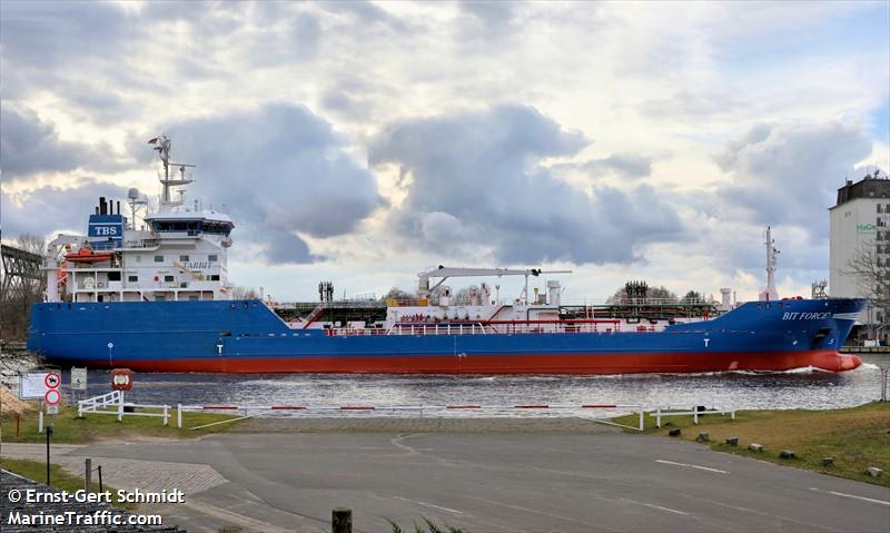 bit force (Bitumen Tanker) - IMO 9256420, MMSI 244813000, Call Sign PCXW under the flag of Netherlands