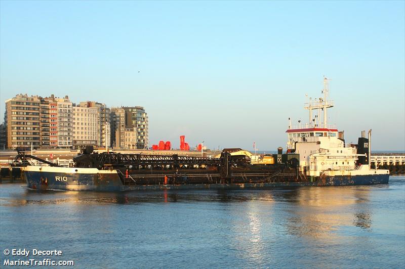 rio (Hopper Dredger) - IMO 8613047, MMSI 245618000, Call Sign PHCL under the flag of Netherlands