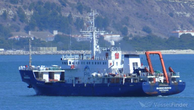 mario ruivo (Research Vessel) - IMO 8402010, MMSI 263762000, Call Sign CSDI under the flag of Portugal