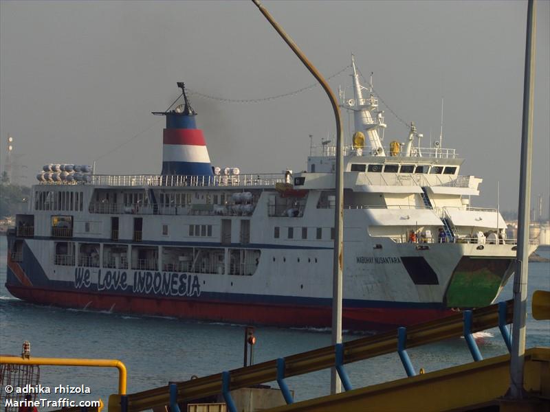 km.mabuhay nusantara (Passenger Ship) - IMO 6612908, MMSI 525002088, Call Sign YGUS under the flag of Indonesia