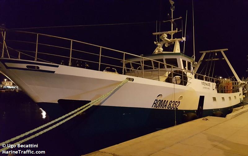l alba (Fishing vessel) - IMO , MMSI 247119090, Call Sign IMAT2 under the flag of Italy