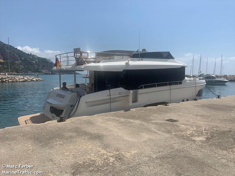 supernova (Pleasure craft) - IMO , MMSI 211299740, Call Sign DJ6808 under the flag of Germany