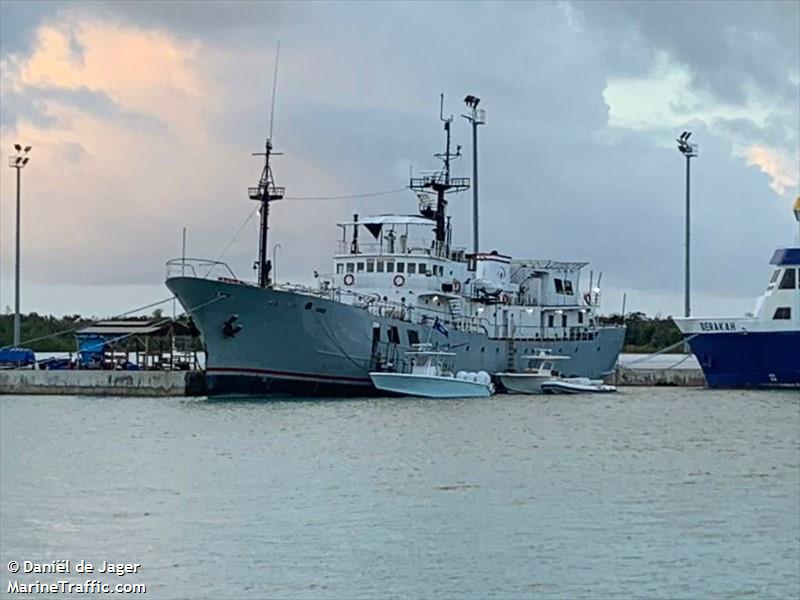 pacific hope (Medical) - IMO , MMSI 325622000, Call Sign J7CM9 under the flag of Dominica