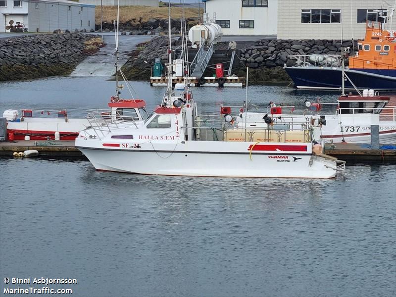 halla saem (-) - IMO , MMSI 251533440, Call Sign 7412 under the flag of Iceland