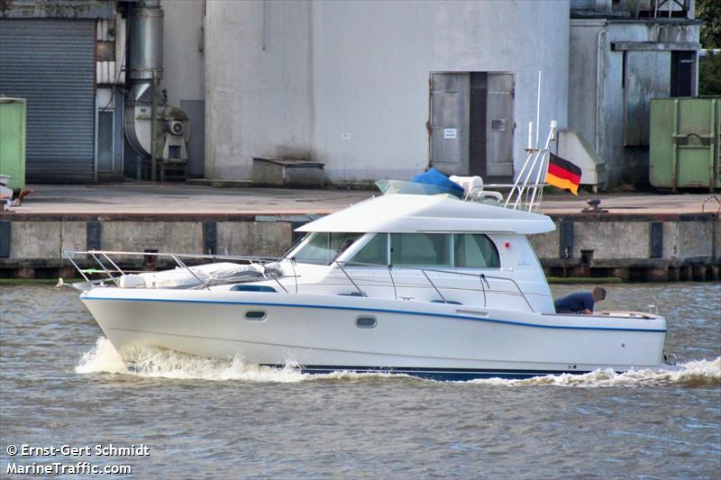 child of c. (Pleasure craft) - IMO , MMSI 211778380 under the flag of Germany