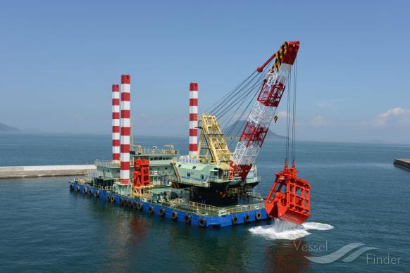 wakawashi maru (Dredging or UW ops) - IMO , MMSI 431005722 under the flag of Japan