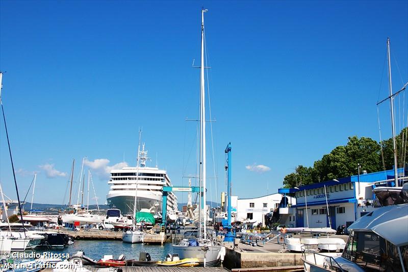 gintonix (Pleasure craft) - IMO , MMSI 503039440, Call Sign VNZ2159 under the flag of Australia