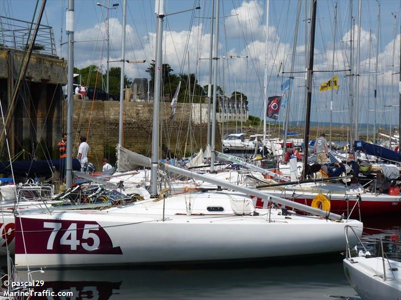 stered lostek solo (Sailing vessel) - IMO , MMSI 227167930, Call Sign FAA8975 under the flag of France