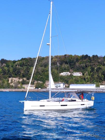 all in (Pleasure craft) - IMO , MMSI 228030150 under the flag of France