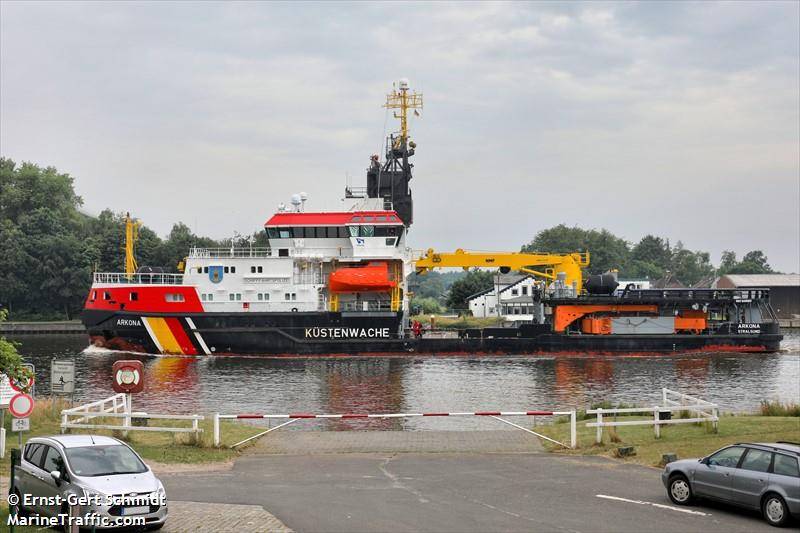 arkona (Pollution Control Vessel) - IMO 9285811, MMSI 211130000, Call Sign DBBU under the flag of Germany