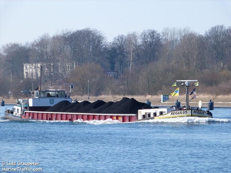 regulus (Cargo ship) - IMO , MMSI 211181220, Call Sign DA4941 under the flag of Germany