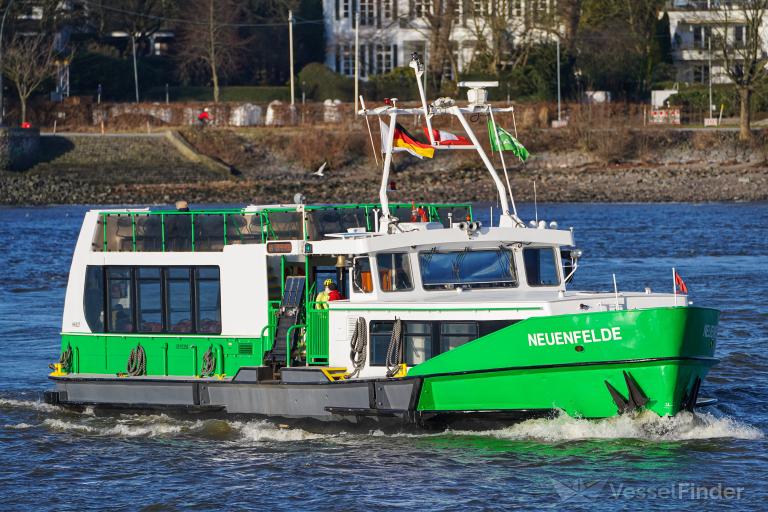 neuenfelde (Passenger ship) - IMO , MMSI 211437190, Call Sign DG8422 under the flag of Germany