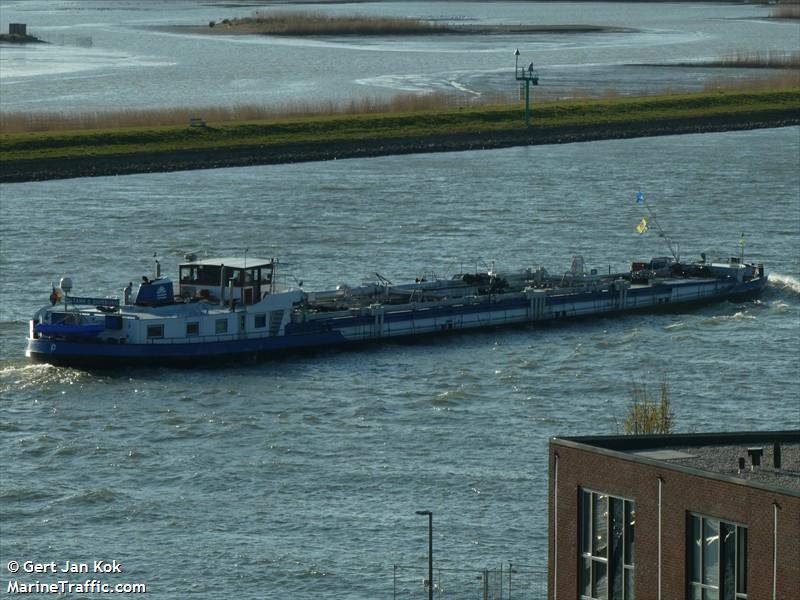eiltank 5 (Tanker) - IMO , MMSI 211516140, Call Sign DA5272 under the flag of Germany