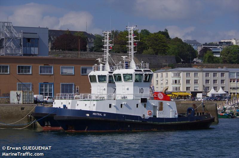 mistral 10 (Tug) - IMO , MMSI 227006680, Call Sign FW8959 under the flag of France