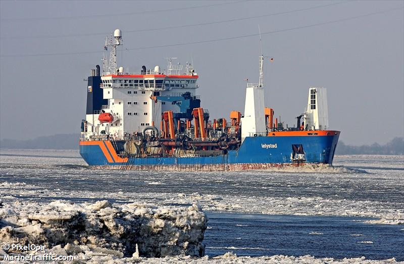 lelystad (Hopper Dredger) - IMO 8507391, MMSI 244325000, Call Sign PFOB under the flag of Netherlands