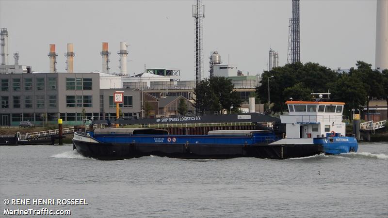 crane barge 4 (Cargo ship) - IMO , MMSI 244670114, Call Sign PB3630 under the flag of Netherlands