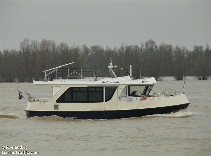 bever (Passenger ship) - IMO , MMSI 244690911, Call Sign PB7213 under the flag of Netherlands