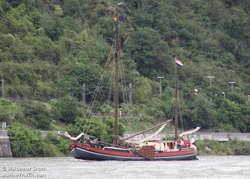 helena (Passenger ship) - IMO , MMSI 244700334, Call Sign PF4253 under the flag of Netherlands