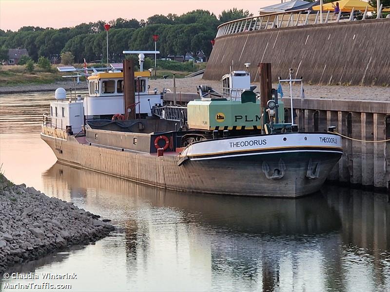 theodorus (Dredging or UW ops) - IMO , MMSI 244700862, Call Sign PC5942 under the flag of Netherlands