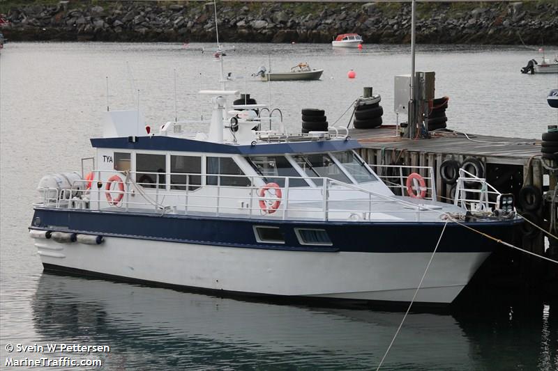 godoysund ekspressen (Passenger ship) - IMO , MMSI 257058800, Call Sign LCLX under the flag of Norway