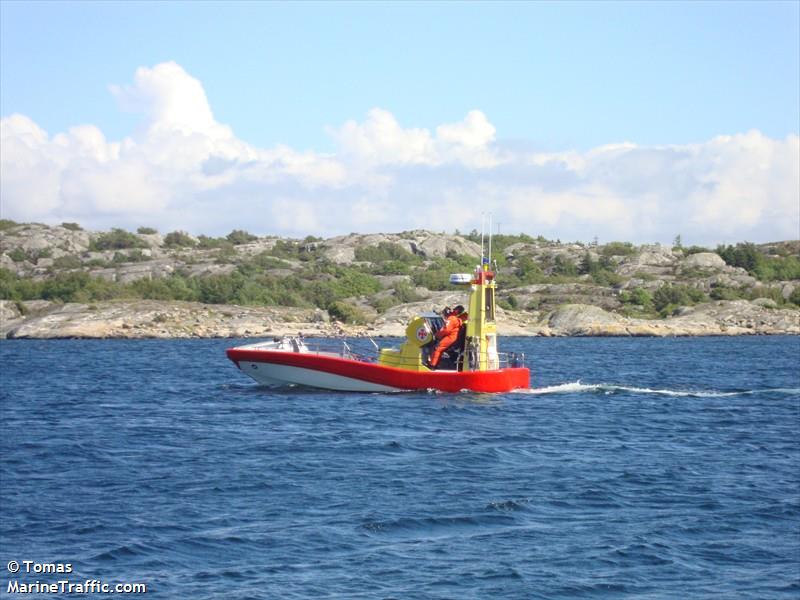 rescue livbojen (SAR) - IMO , MMSI 265586090, Call Sign 7SA2295 under the flag of Sweden